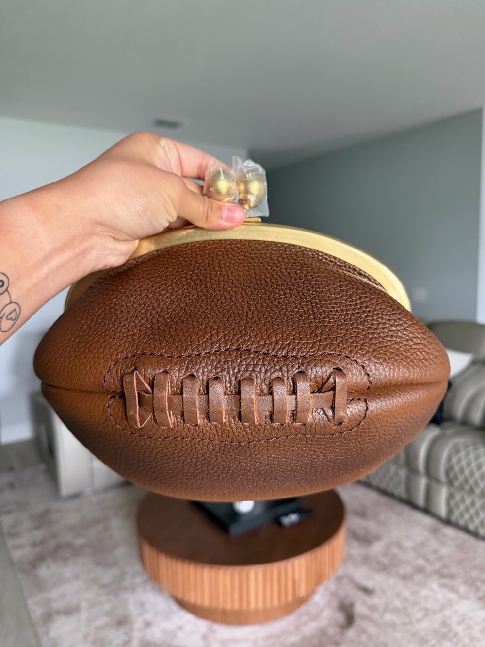 Coach Football Kisslock